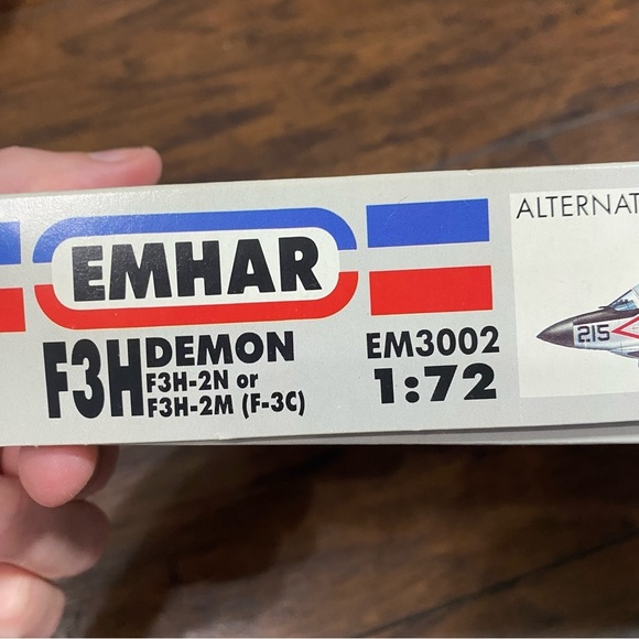 EMHAR EM3002 Demon F3H -2N or F3H-2M 1/72 Scale Model Kit, Open Box Complete - Picture 7 of 9